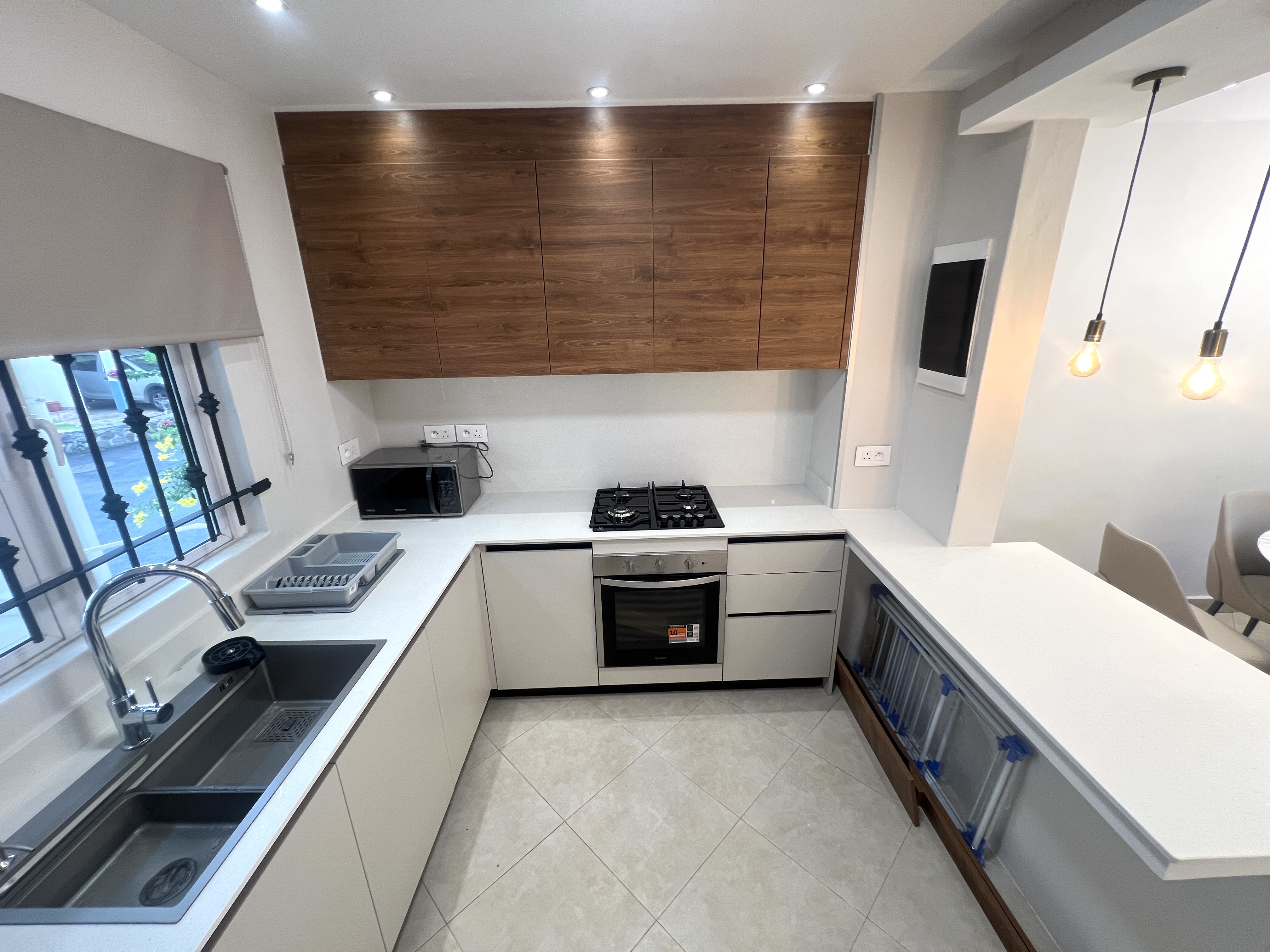 FOR RENT - 3-BEDROOM DUPLEX - GRAND BAY 4