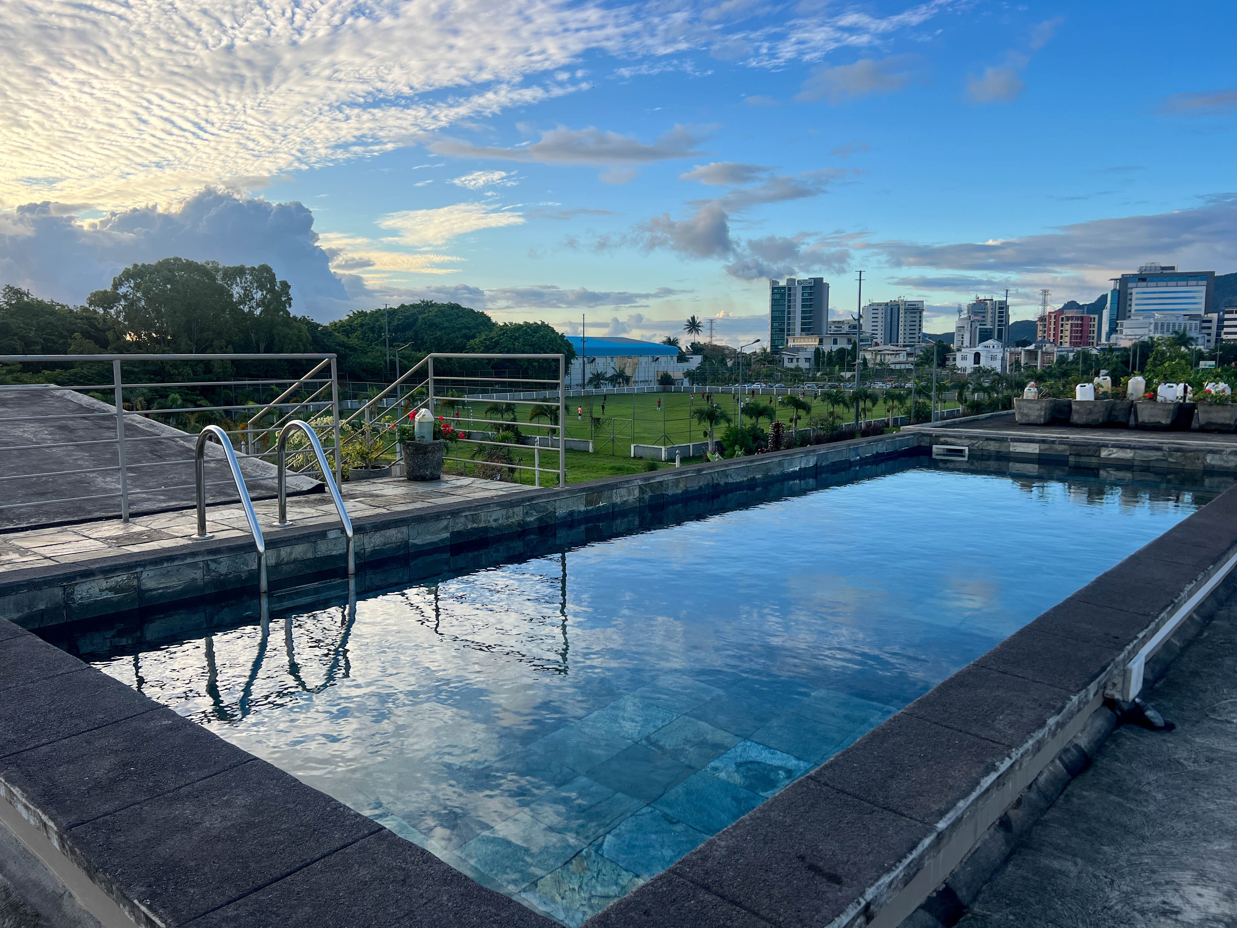 FOR RENT - 2-BEDROOM APARTMENT WITH POOL- EBÈNE