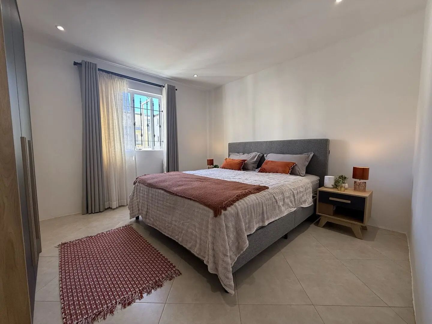 FOR RENT - 3-BEDROOM DUPLEX - GRAND BAY 6