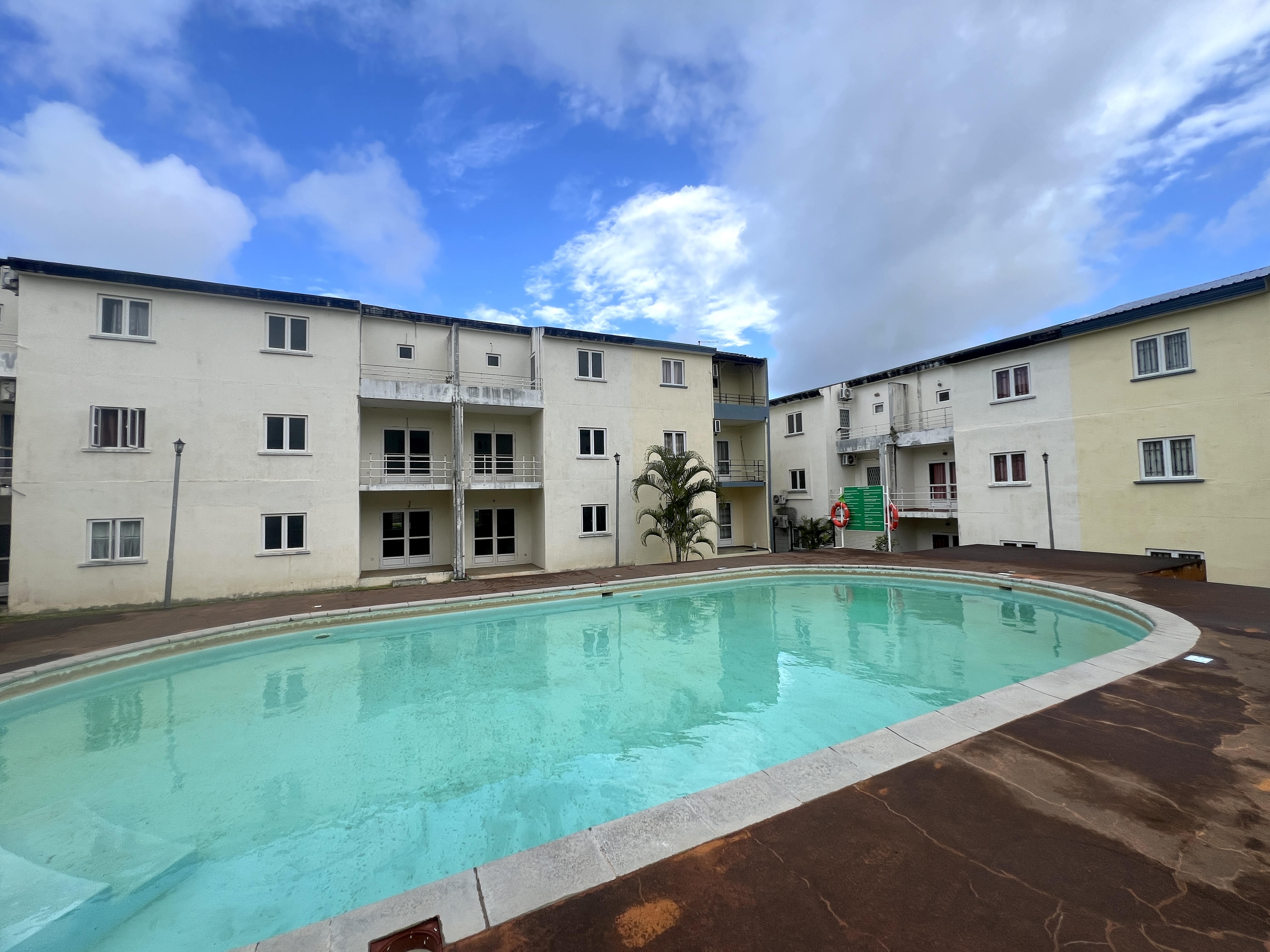 FOR RENT - 3-BEDROOM DUPLEX - GRAND BAY
