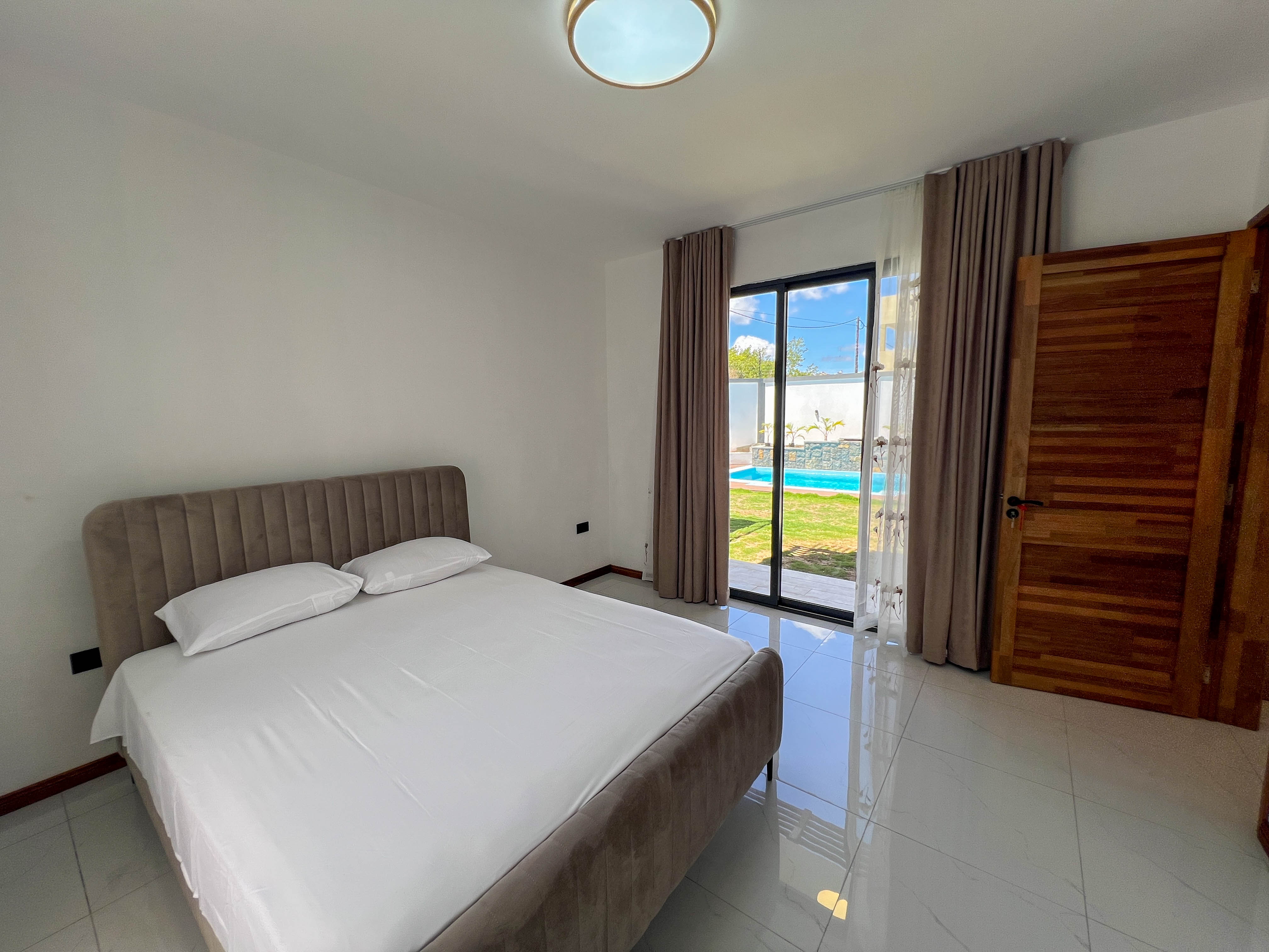 FOR RENT | MODERN 3-BEDROOM VILLA WITH POOL | GRAND BAY 6
