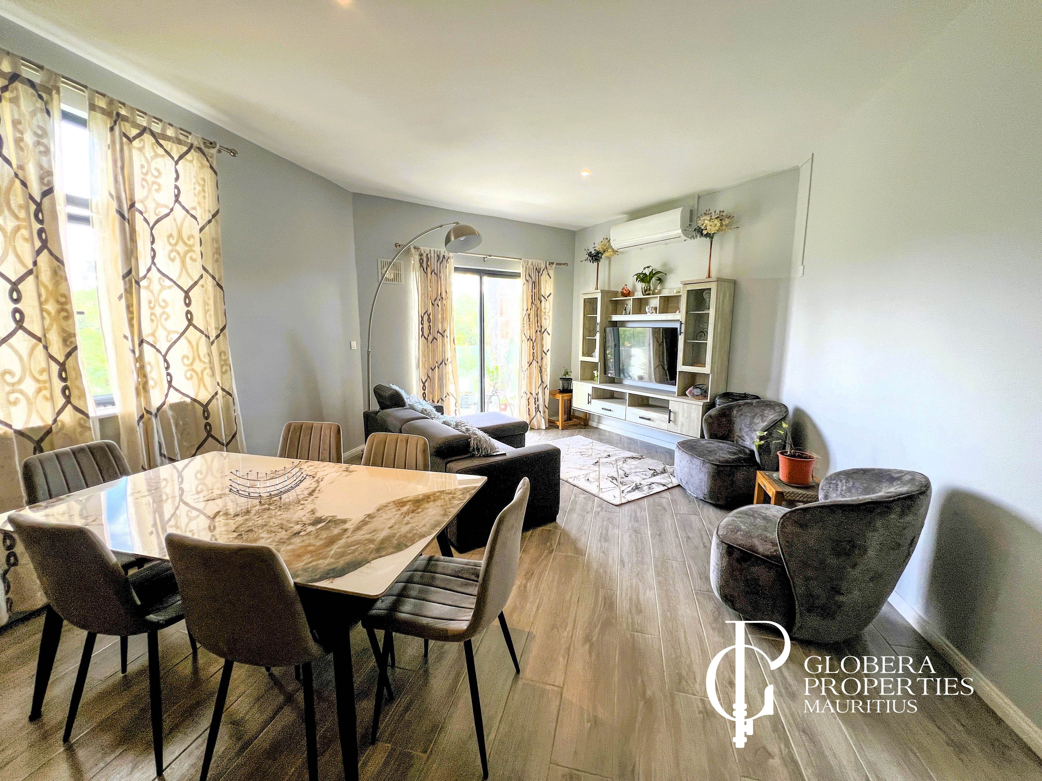 FOR SALE - 2-BEDROOM APARTMENT IN A GATED RESIDENCE- COASTAL ROAD - ROCHES NOIRES 6