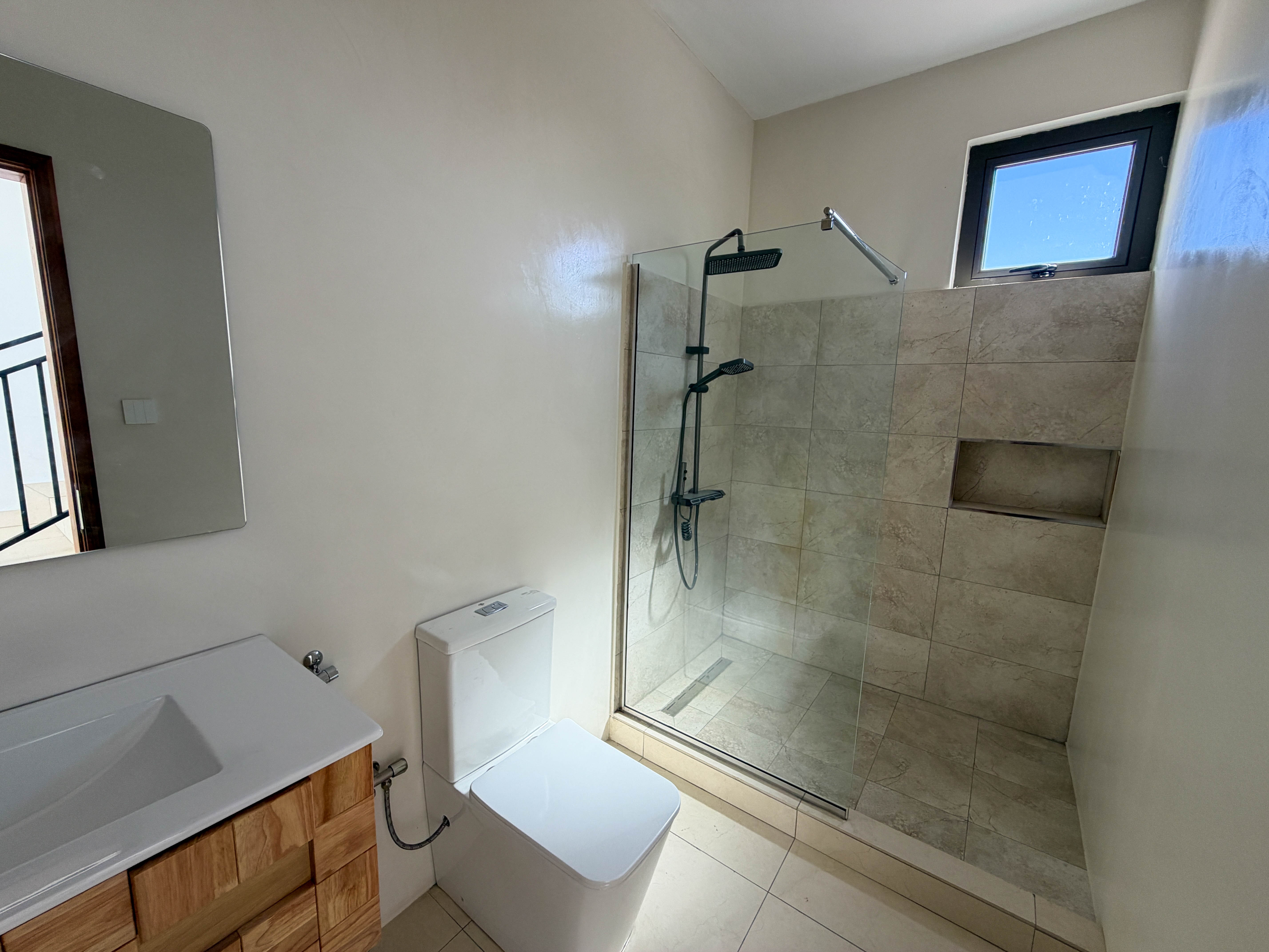 7 NEW VILLAS WITH SHARP, MODERN ARCHITECTURE, ONE ALREADY MOVE IN READY, CAP MALHEUREUX 5