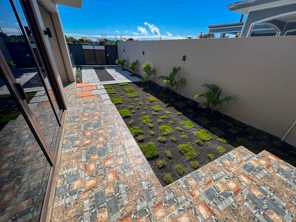 FOR RENT | MODERN 4-BEDROOM VILLA | PETIT RAFFRAY 3