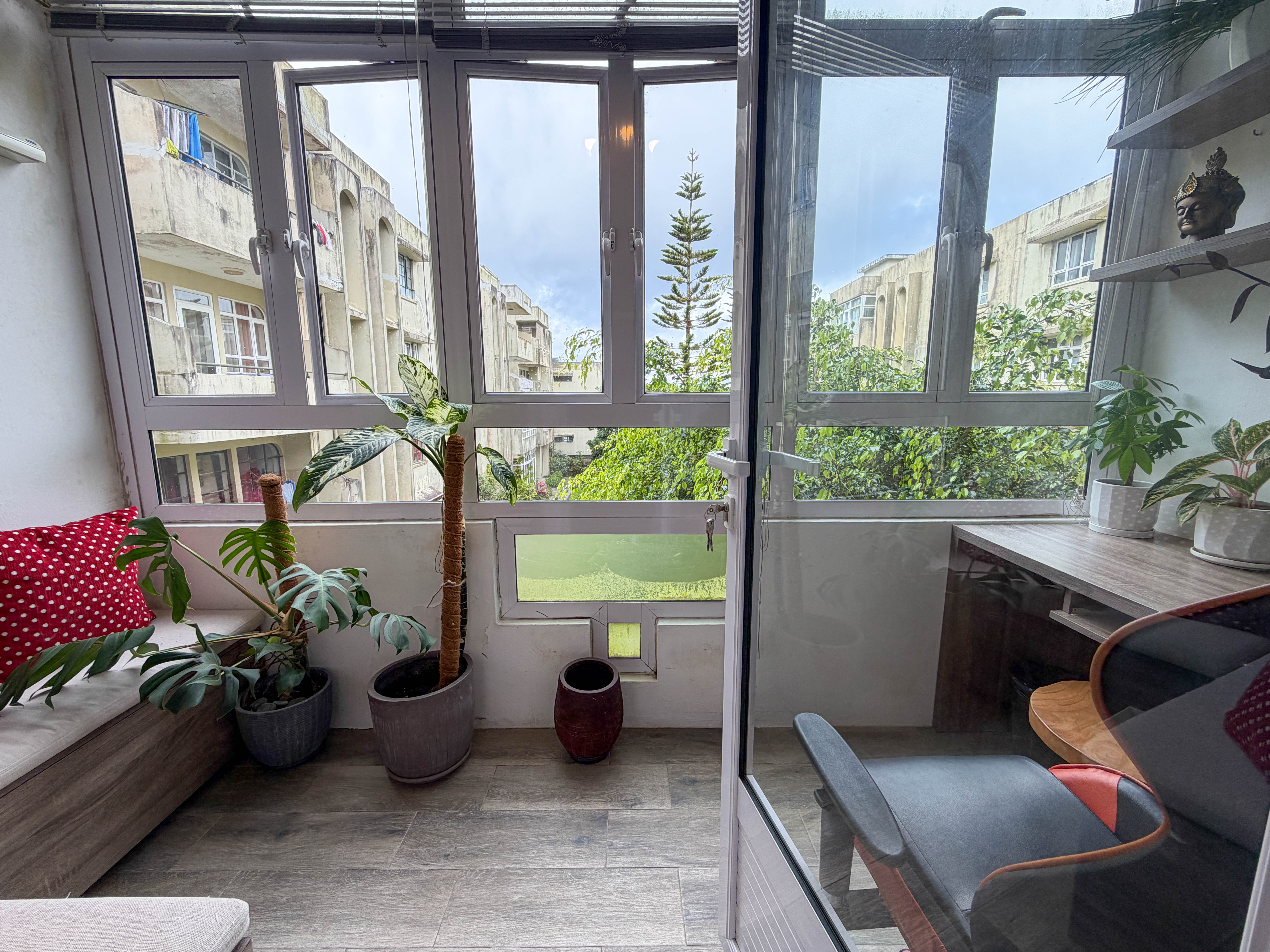 FOR SALE | A RENOVATED 2-BEDROOM APARTMENT OFF LEES AVENUE, CUREPIPE, RS 5M 6