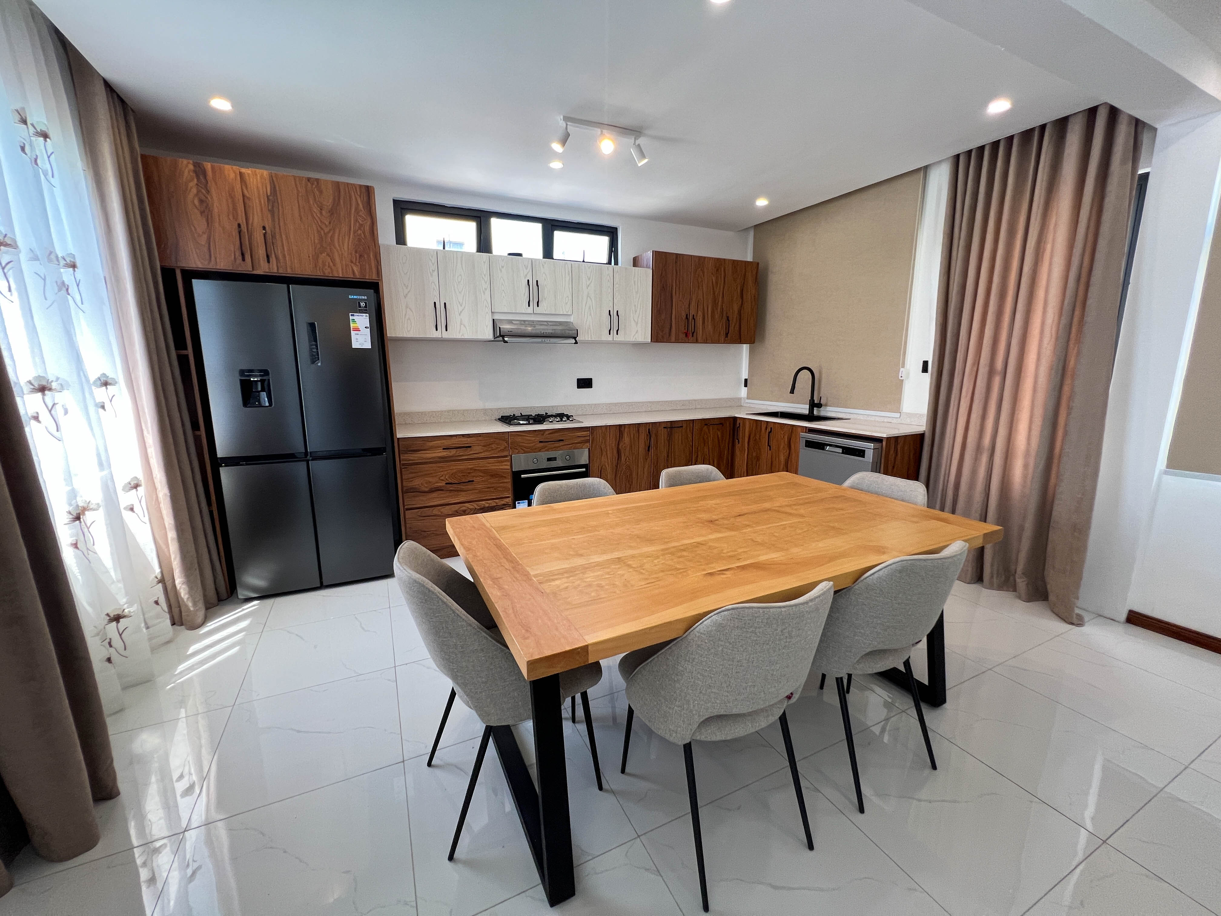 FOR RENT | MODERN 3-BEDROOM VILLA WITH POOL | GRAND BAY 4
