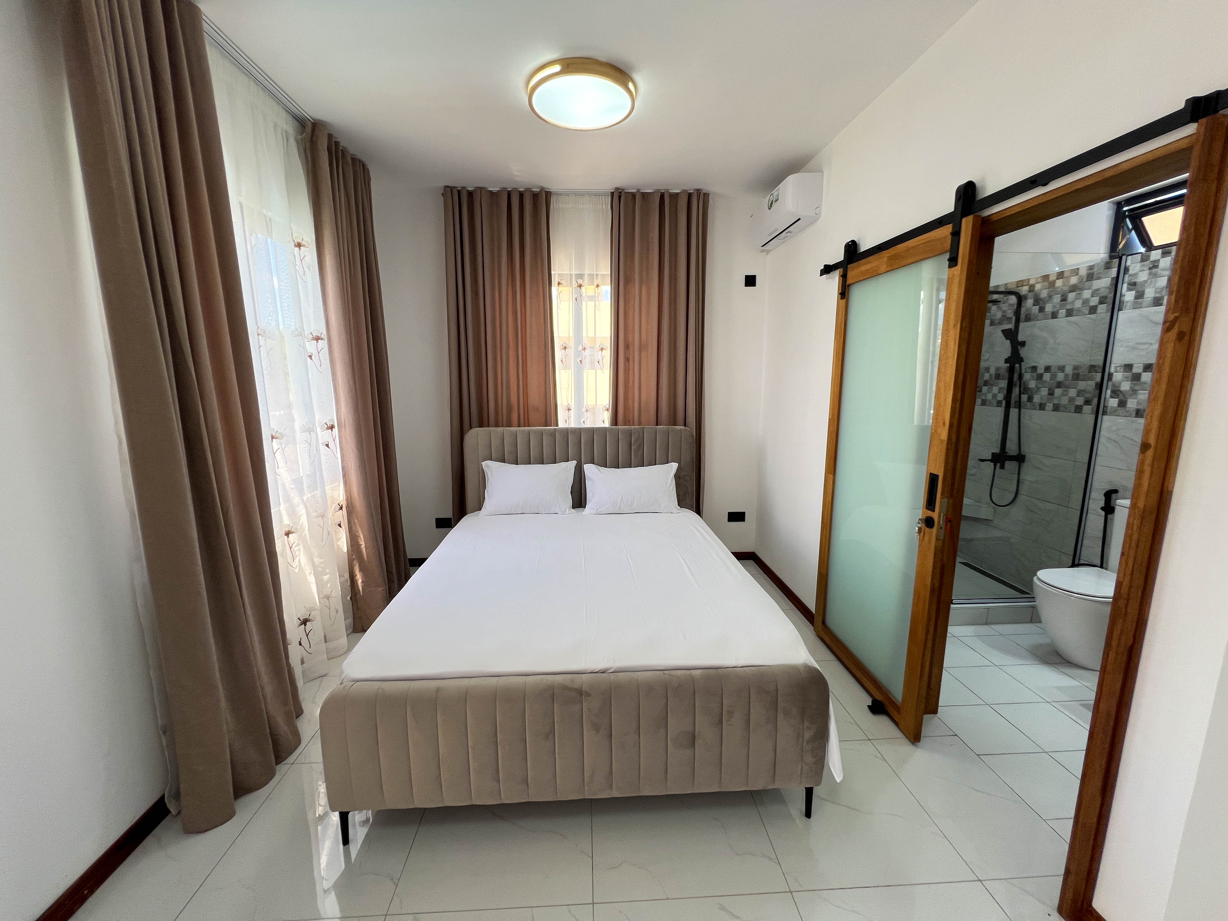 FOR RENT | MODERN 3-BEDROOM VILLA WITH POOL | GRAND BAY 5