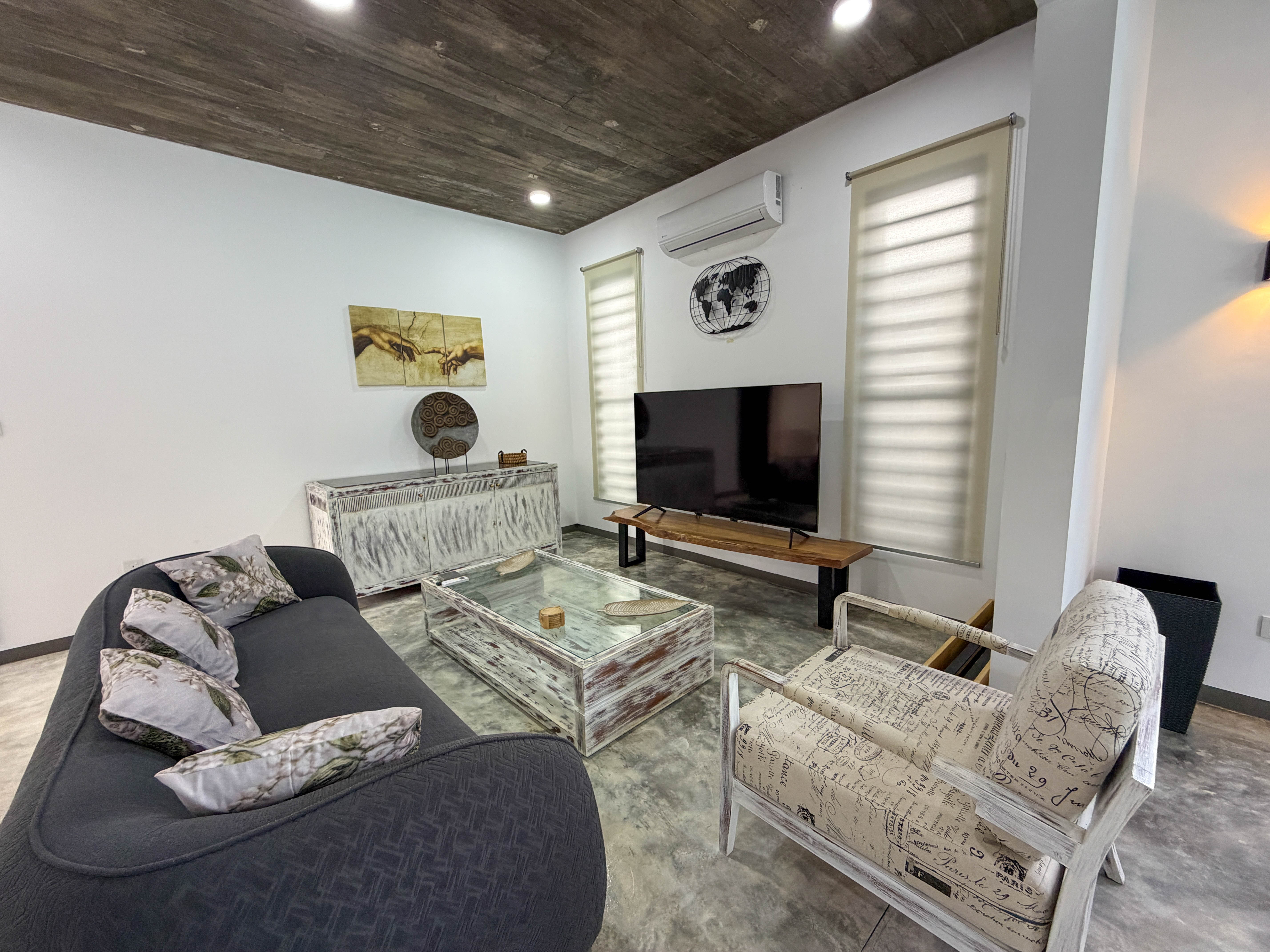 FOR RENT - A 300 M² 3-BEDROOM VILLA IN CALODYNE, MINUTES WALK FROM THE BEACH 5
