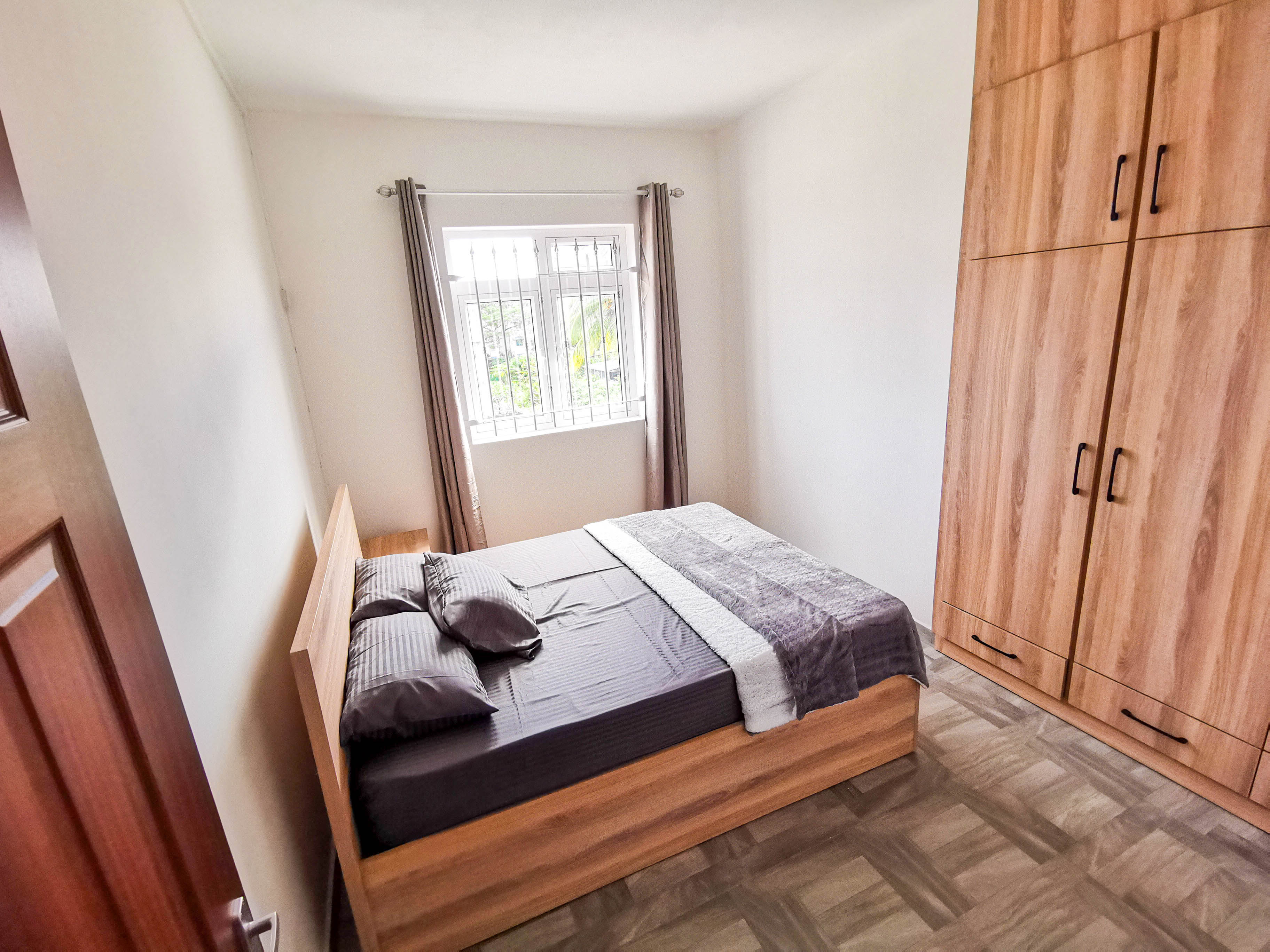 FOR RENT - 2-BEDROOM GROUND FLOOR APARTMENT - COROMANDEL 5