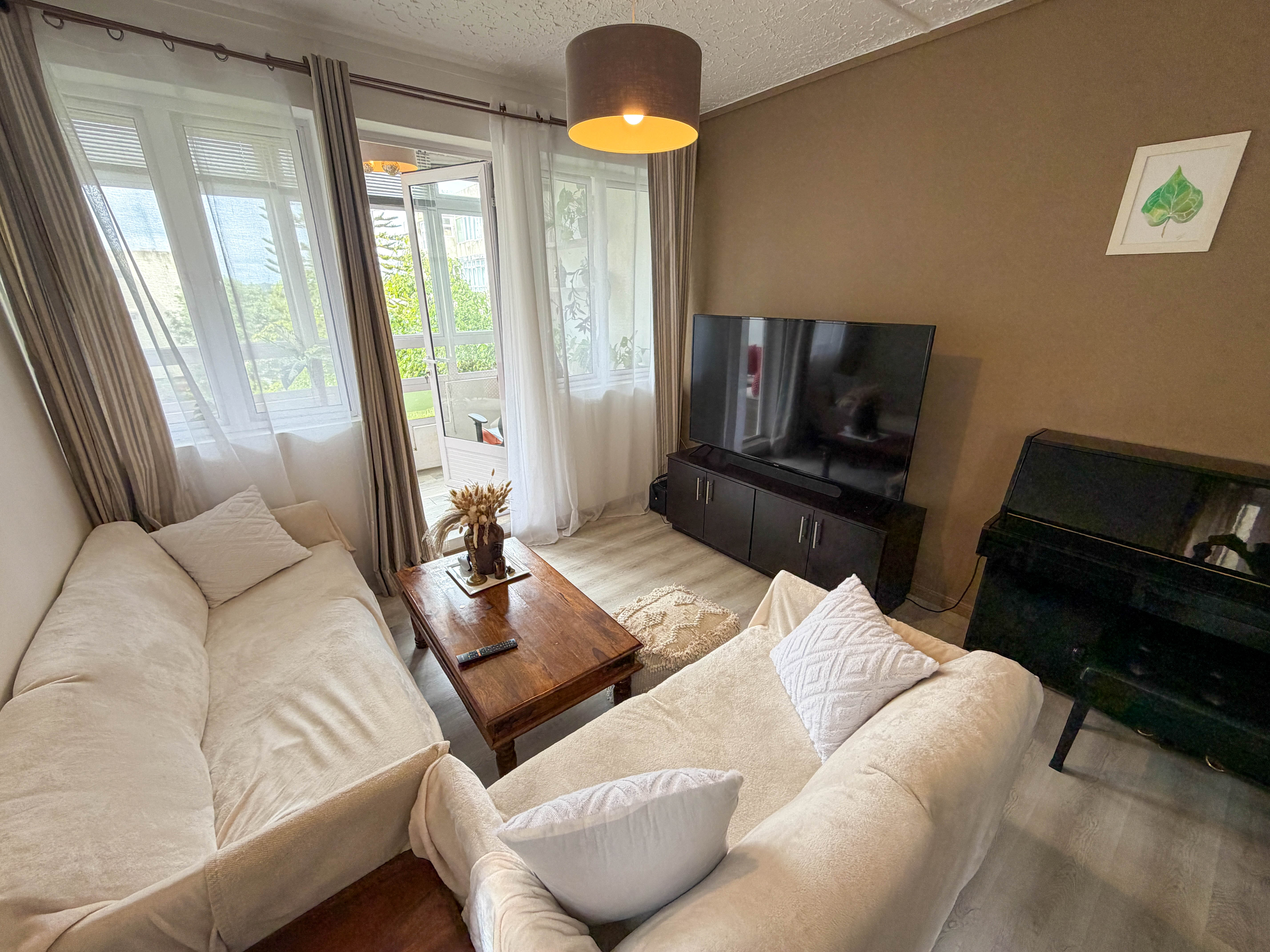 FOR SALE | A RENOVATED 2-BEDROOM APARTMENT OFF LEES AVENUE, CUREPIPE, RS 5M